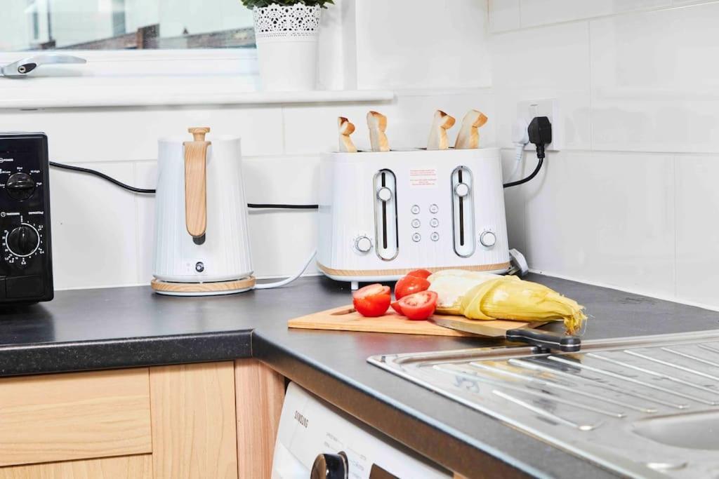 Dellehomes- Free Parking, Wfh, Family-Friendly Mánchester Exterior foto
