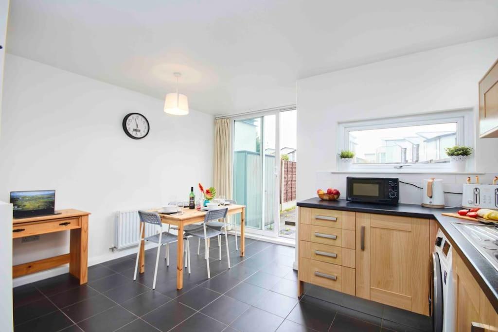 Dellehomes- Free Parking, Wfh, Family-Friendly Mánchester Exterior foto